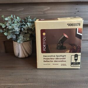 Portfolio Decorative Spotlight